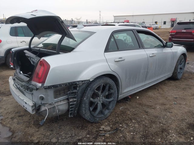 2023 Chrysler 300 Touring L მანქანა იყიდება აუქციონზე, vin: 2C3CCADG1PH542056, აუქციონის ნომერი: 44319599