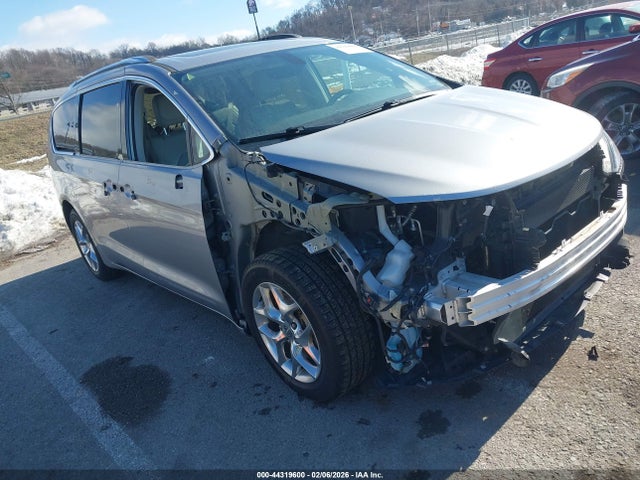 Aukcja sprzedaży 2018 Chrysler Pacifica Limited, vin: 2C4RC1GG0JR143075, numer aukcji: 44319600