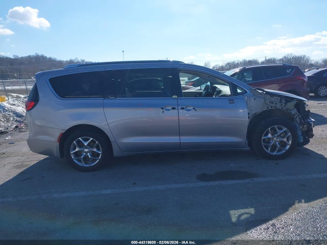 Aukcja sprzedaży 2018 Chrysler Pacifica Limited, vin: 2C4RC1GG0JR143075, numer aukcji: 44319600