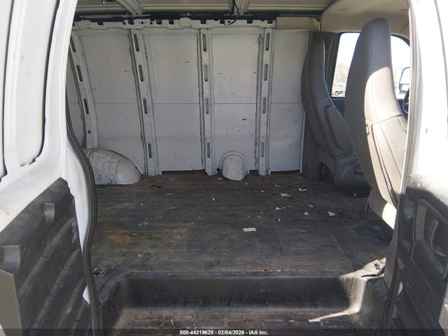 2017 Chevrolet Express 2500 Work Van მანქანა იყიდება აუქციონზე, vin: 1GCWGAFF2H1351697, აუქციონის ნომერი: 44319620