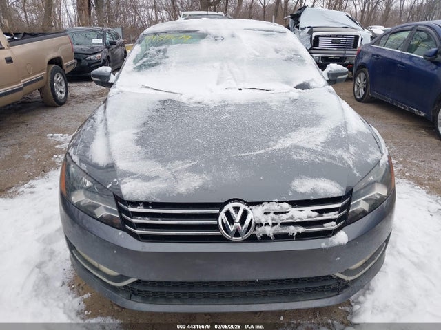 44319679 :رقم المزاد ، 1VWAT7A32FC092228 vin ، 2015 Volkswagen Passat 1.8t Limited Edition مزاد بيع