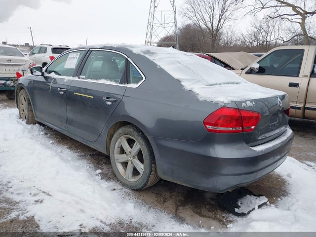 44319679 :رقم المزاد ، 1VWAT7A32FC092228 vin ، 2015 Volkswagen Passat 1.8t Limited Edition مزاد بيع