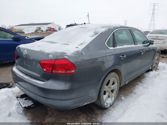 44319679 :رقم المزاد ، 1VWAT7A32FC092228 vin ، 2015 Volkswagen Passat 1.8t Limited Edition مزاد بيع