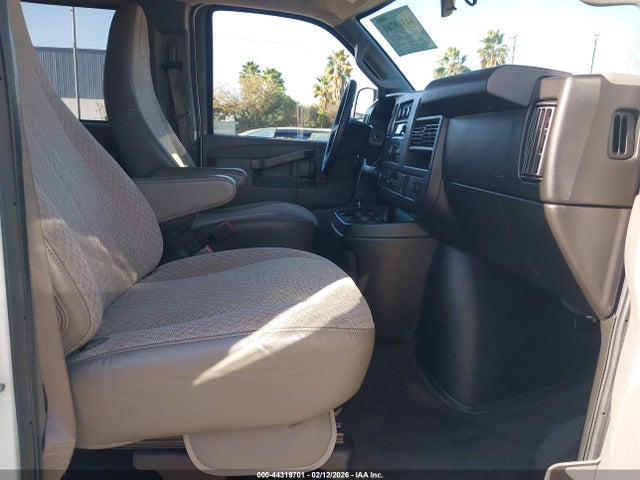 1GBWGFFG2H1192187 Chevrolet Express 2500 Lt