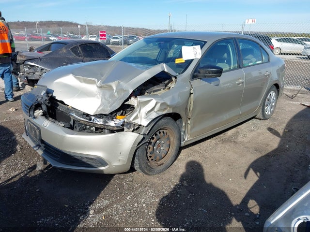 Продаж на аукціоні авто 2014 Volkswagen Jetta 2.0l S, vin: 3VW2K7AJ3EM316545, номер лоту: 44319704