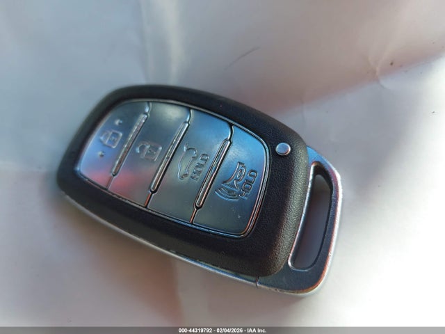 KMHC65LC8KU180365 Hyundai Ioniq Hybrid Blue