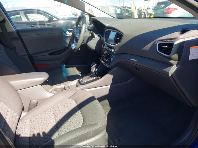 KMHC65LC8KU180365 Hyundai Ioniq Hybrid Blue
