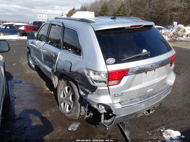 2011 JEEP GRAND CHEROKEE 1J4RR5GG1BC631915 Photo 2