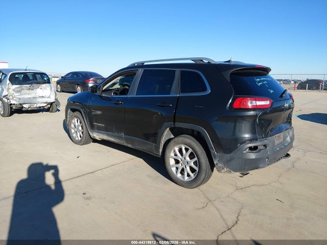 1C4PJLCB0GW230672 Jeep Cherokee Latitude