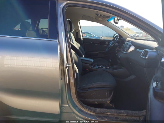 5XYPGDA54GG085683 KIA Sorento 3.3l Lx