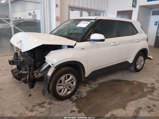 2021 HYUNDAI VENUE KMHRB8A31MU067581 Photo 1