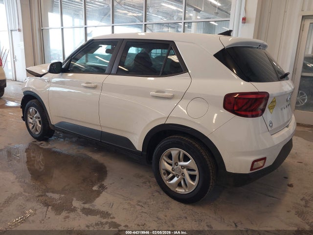 2021 HYUNDAI VENUE KMHRB8A31MU067581 Photo 2