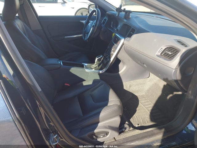 2015 VOLVO V60 YV126MEB3F1209061 Photo 4