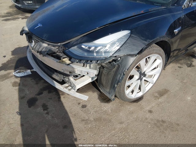 44320034 :رقم المزاد ، 5YJ3E1EBXJF120924 vin ، 2018 Tesla Model 3 Long Range/performance مزاد بيع