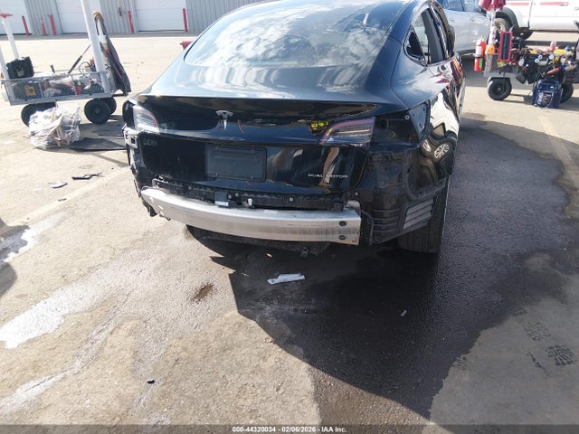 44320034 :رقم المزاد ، 5YJ3E1EBXJF120924 vin ، 2018 Tesla Model 3 Long Range/performance مزاد بيع