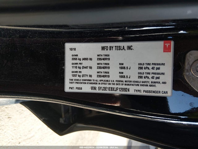 44320034 :رقم المزاد ، 5YJ3E1EBXJF120924 vin ، 2018 Tesla Model 3 Long Range/performance مزاد بيع