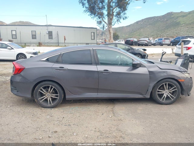 19XFC2F55GE211096 Honda Civic Lx