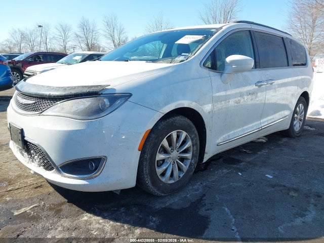 44320055 :رقم المزاد ، 2C4RC1BG3HR660470 vin ، 2017 Chrysler Pacifica Touring-l مزاد بيع