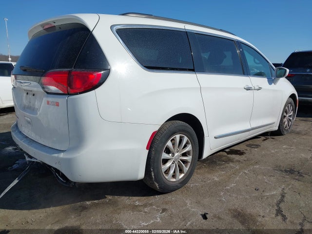 44320055 :رقم المزاد ، 2C4RC1BG3HR660470 vin ، 2017 Chrysler Pacifica Touring-l مزاد بيع