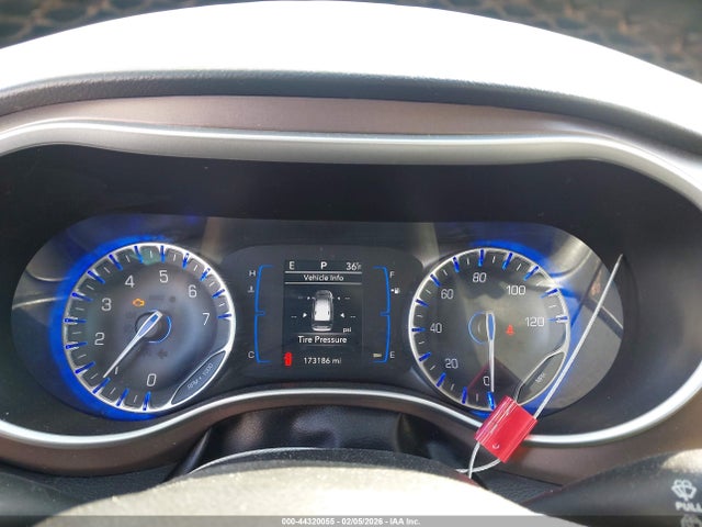 44320055 :رقم المزاد ، 2C4RC1BG3HR660470 vin ، 2017 Chrysler Pacifica Touring-l مزاد بيع
