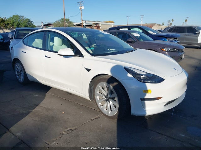 2022 TESLA MODEL 3 5YJ3E1EB3NF180372 Photo 0