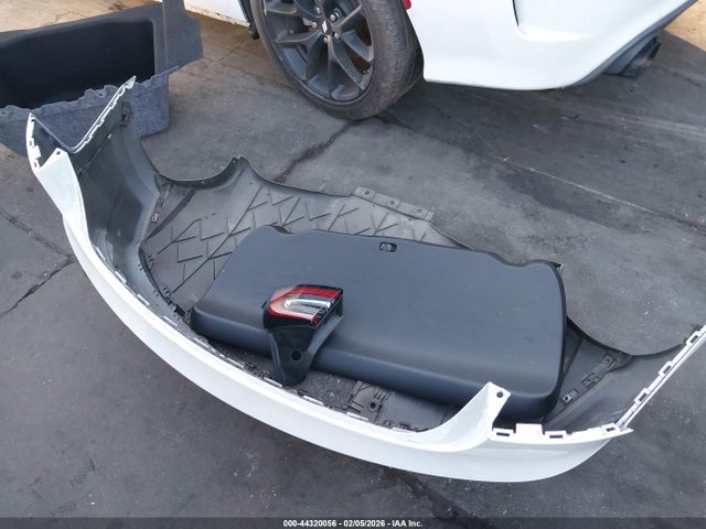 Продаж на аукціоні авто 2022 Tesla Model 3 Long Range Dual Motor All-wheel Drive, vin: 5YJ3E1EB3NF180372, номер лоту: 44320056