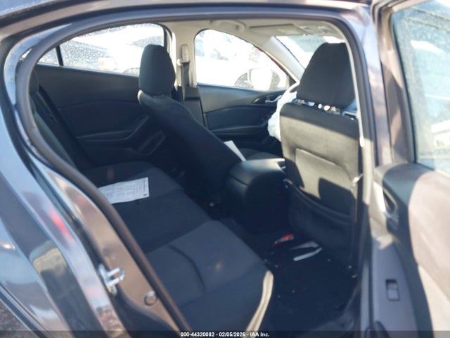 3MZBM1U72FM232449 Mazda Mazda3 I Sport