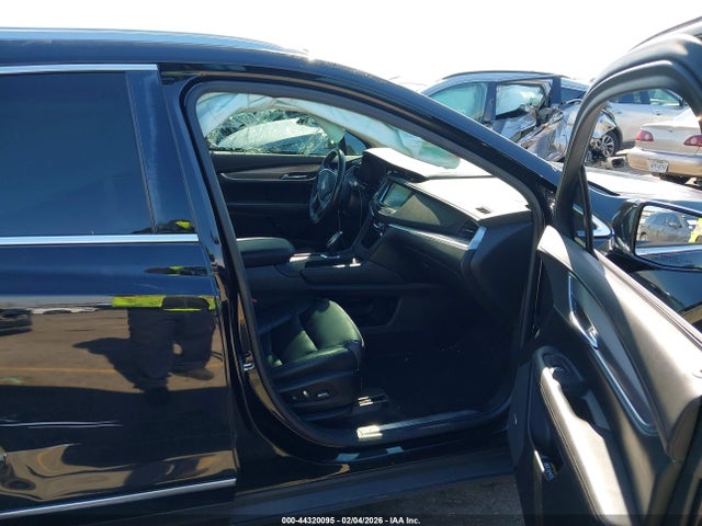 2017 CADILLAC XT5 1GYKNDRS4HZ261767 Photo 4