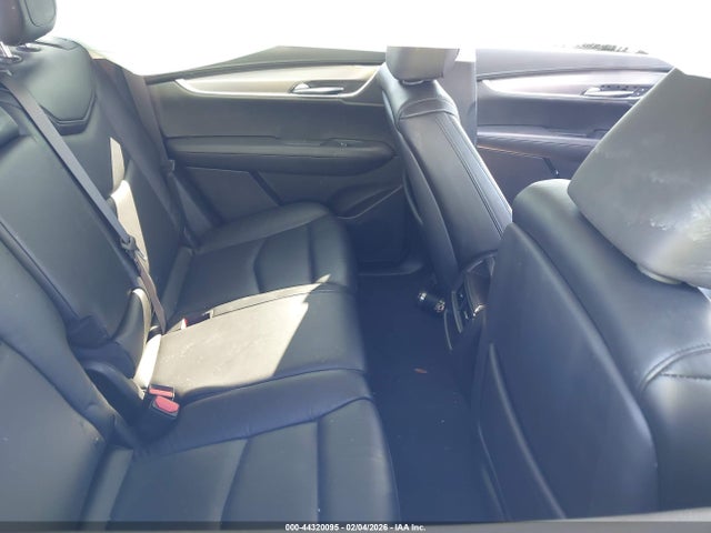 2017 CADILLAC XT5 1GYKNDRS4HZ261767 Photo 7