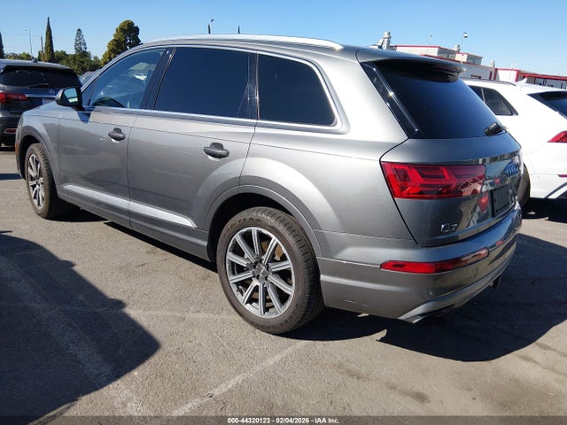 Audi Q7 3.0t Premium 2017 WA1LAAF77HD021740 Image 3