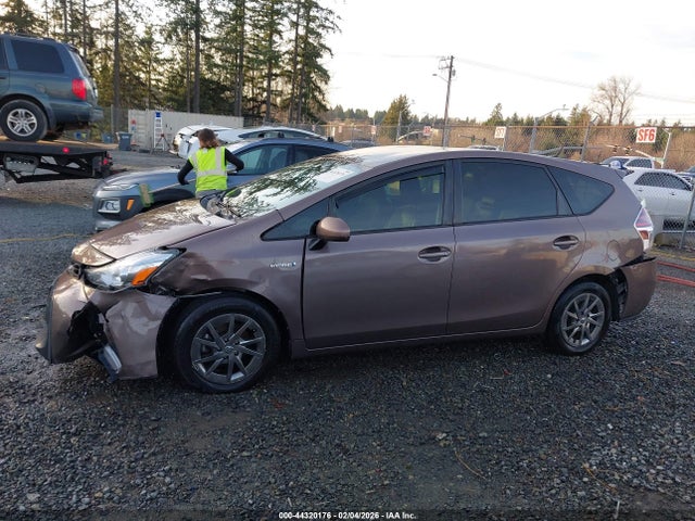 JTDZN3EU6HJ067584 Toyota Prius V Three