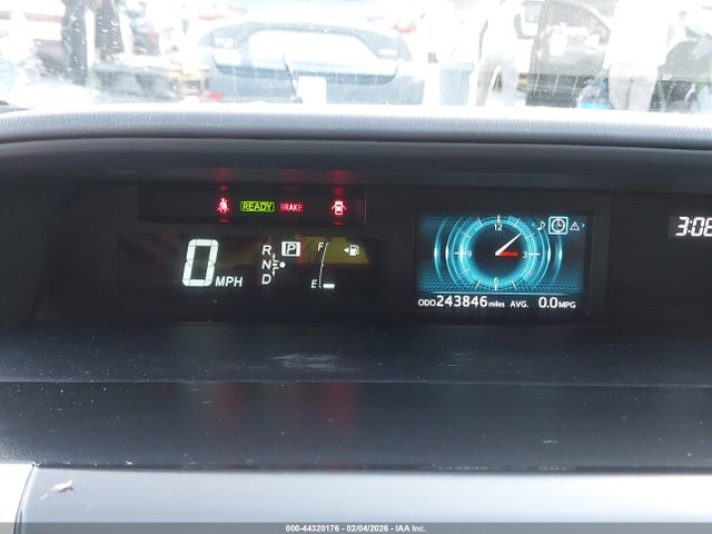 JTDZN3EU6HJ067584 Toyota Prius V Three