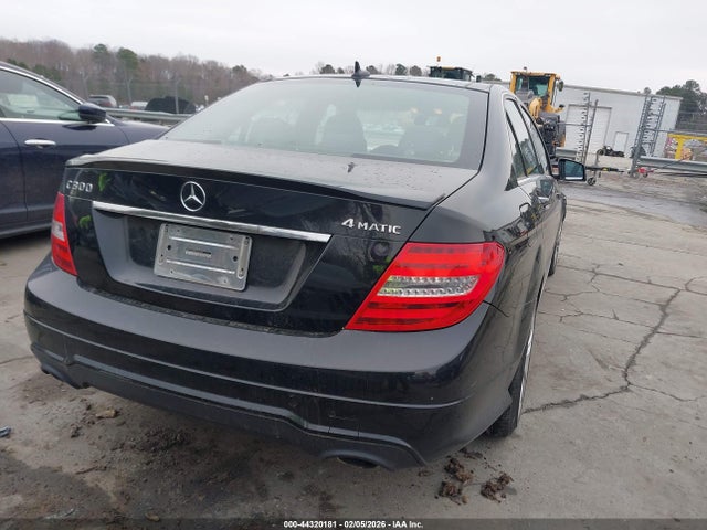 2014 Mercedes-benz C 300 Sport 4matic მანქანა იყიდება აუქციონზე, vin: WDDGF8AB9EA965233, აუქციონის ნომერი: 44320181