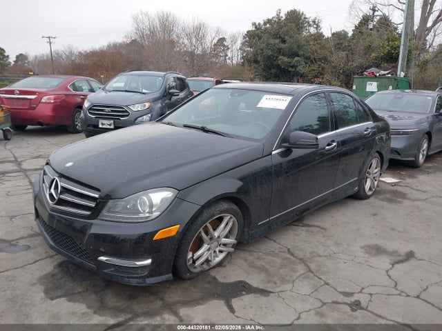 2014 Mercedes-benz C 300 Sport 4matic მანქანა იყიდება აუქციონზე, vin: WDDGF8AB9EA965233, აუქციონის ნომერი: 44320181