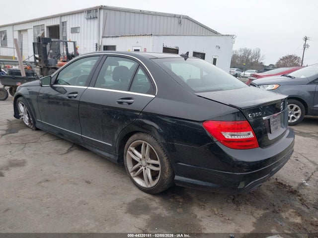 2014 Mercedes-benz C 300 Sport 4matic მანქანა იყიდება აუქციონზე, vin: WDDGF8AB9EA965233, აუქციონის ნომერი: 44320181