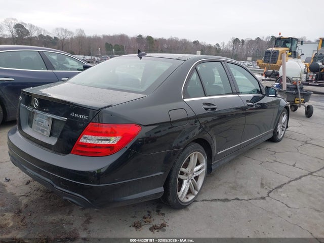 2014 Mercedes-benz C 300 Sport 4matic მანქანა იყიდება აუქციონზე, vin: WDDGF8AB9EA965233, აუქციონის ნომერი: 44320181