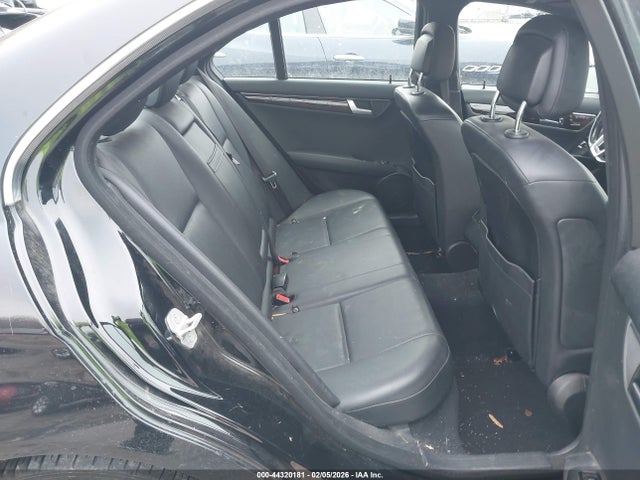 2014 Mercedes-benz C 300 Sport 4matic მანქანა იყიდება აუქციონზე, vin: WDDGF8AB9EA965233, აუქციონის ნომერი: 44320181