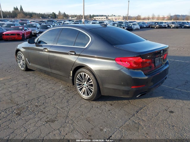 2018 BMW 540I WBAJE7C56JG891732 Photo 2
