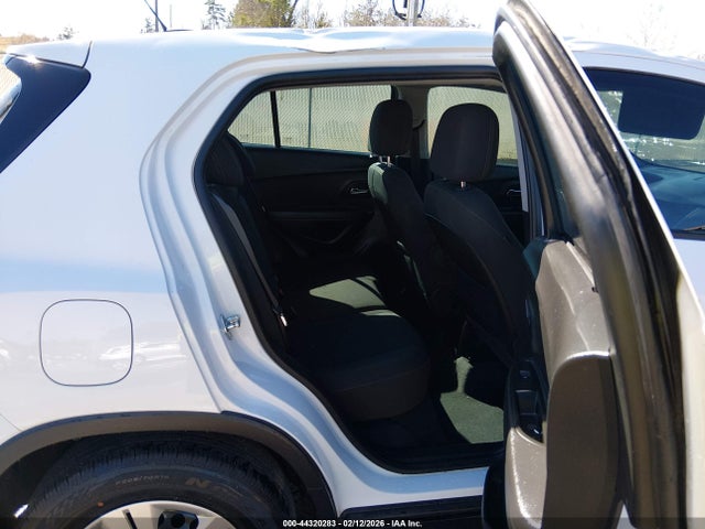 Chevrolet TRAX LS 2017 KL7CJKSB4HB105352 Image 8