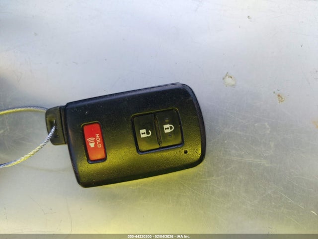 JTDKDTB35F1086351 Toyota Prius C Four