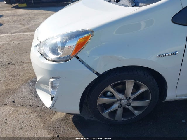 JTDKDTB35F1086351 Toyota Prius C Four