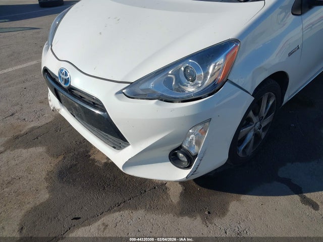 JTDKDTB35F1086351 Toyota Prius C Four