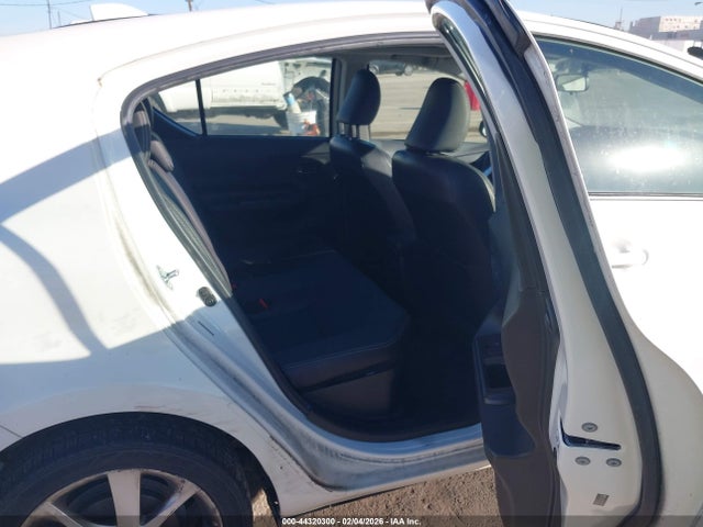 JTDKDTB35F1086351 Toyota Prius C Four