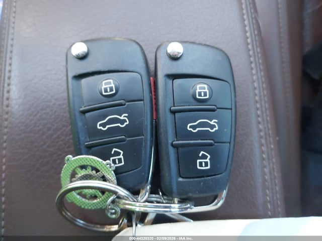 2018 AUDI A3 WAUB8GFF6J1087045 Photo 10