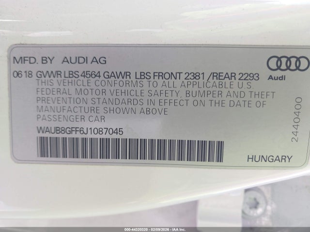 2018 AUDI A3 WAUB8GFF6J1087045 Photo 8