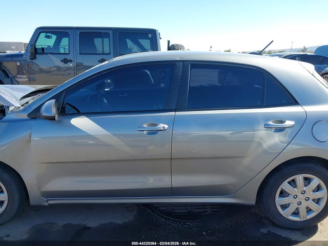 3KPA25AD3ME367677 KIA Rio 5-door S