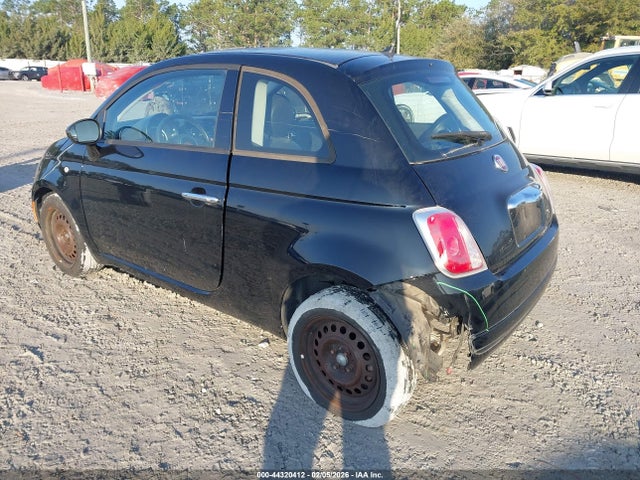 2015 FIAT 500 3C3CFFAR0FT750137 Photo 2