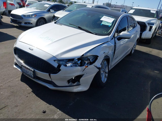 Ford Fusion Hybrid Se 2019 3FA6P0LU4KR201008 Image 2