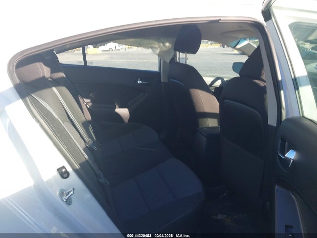 KIA FORTE S 2017 3KPFL4A71HE035377 Image 8