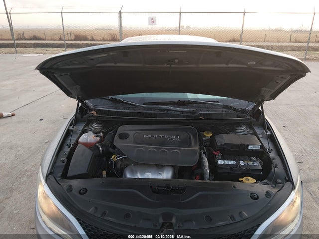 Chrysler 200 C 2015 1C3CCCCB7FN520537 Image 10